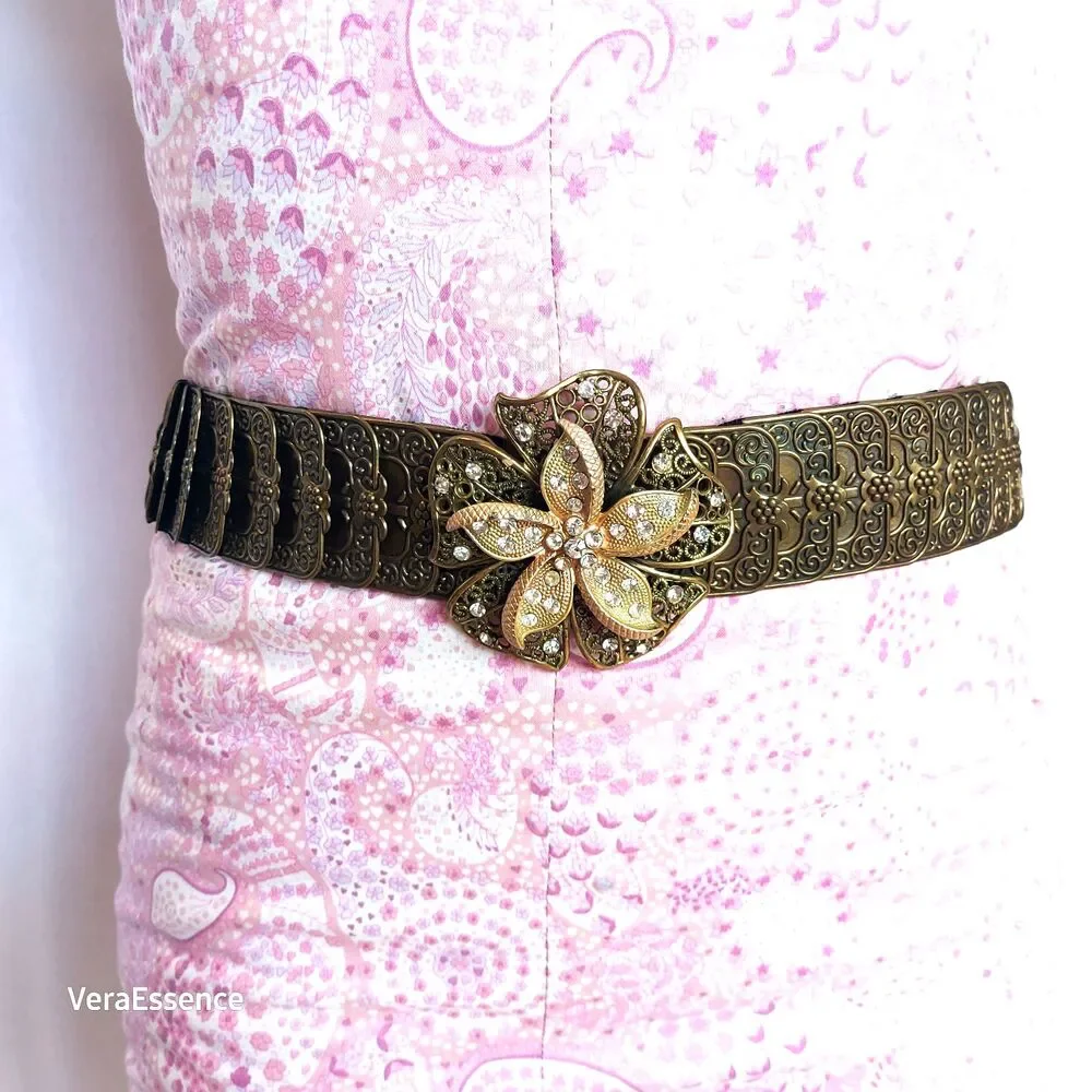 VINTAGE METAL SCALLOPED ELASTIC BELT RHINESTONES FLOWER BUCKLE HANDCRAFTED